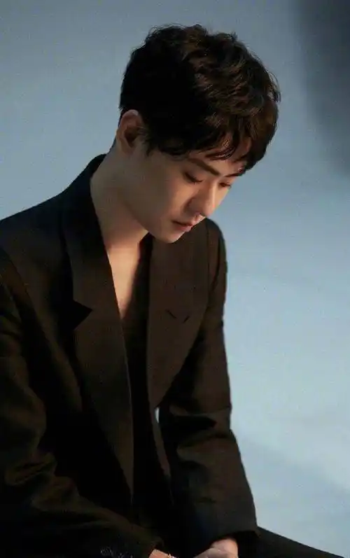 自带豪门气质的张云雷西装造型真的绝了你们有没有心动呢