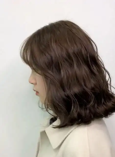 短发也可以烫木马卷,小姐姐超有气质的很显肤色!