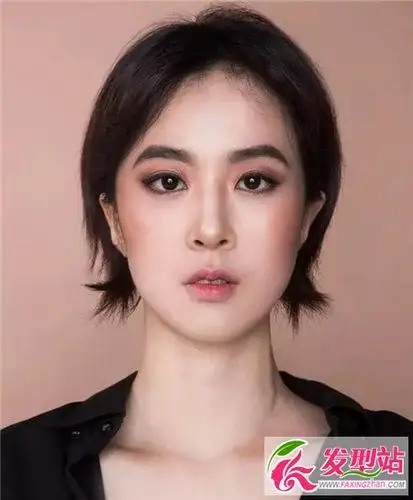 韩国流行短发女 人鱼卷外翻内扣短发-女士发型-美发发型网