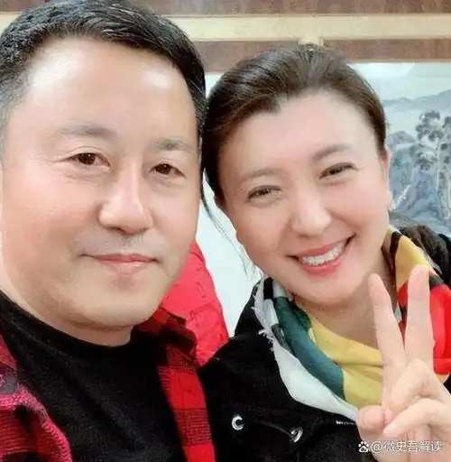 "老戏骨"闫学晶:二婚嫁富商丈夫,45岁当高龄产妇,生下小女儿