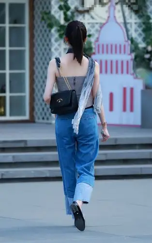 一组三里屯的背影街拍,有没有一个背影能够触动你心?