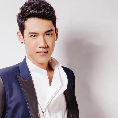 1992年3月30日出生于泰国曼谷,泰国男歌手,演 span class="ref" data