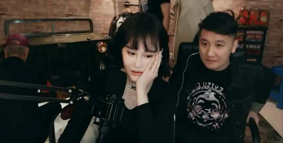 展开全部 歌名:0919 歌手:球球 作词:球球 作曲:球球 zero nine one