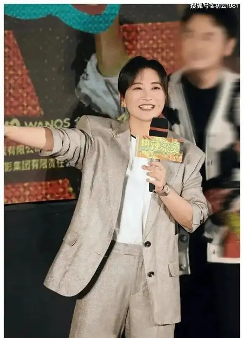 原创贾玲瘦身大逆袭替身泪崩称自己最大受害者事件蹊跷