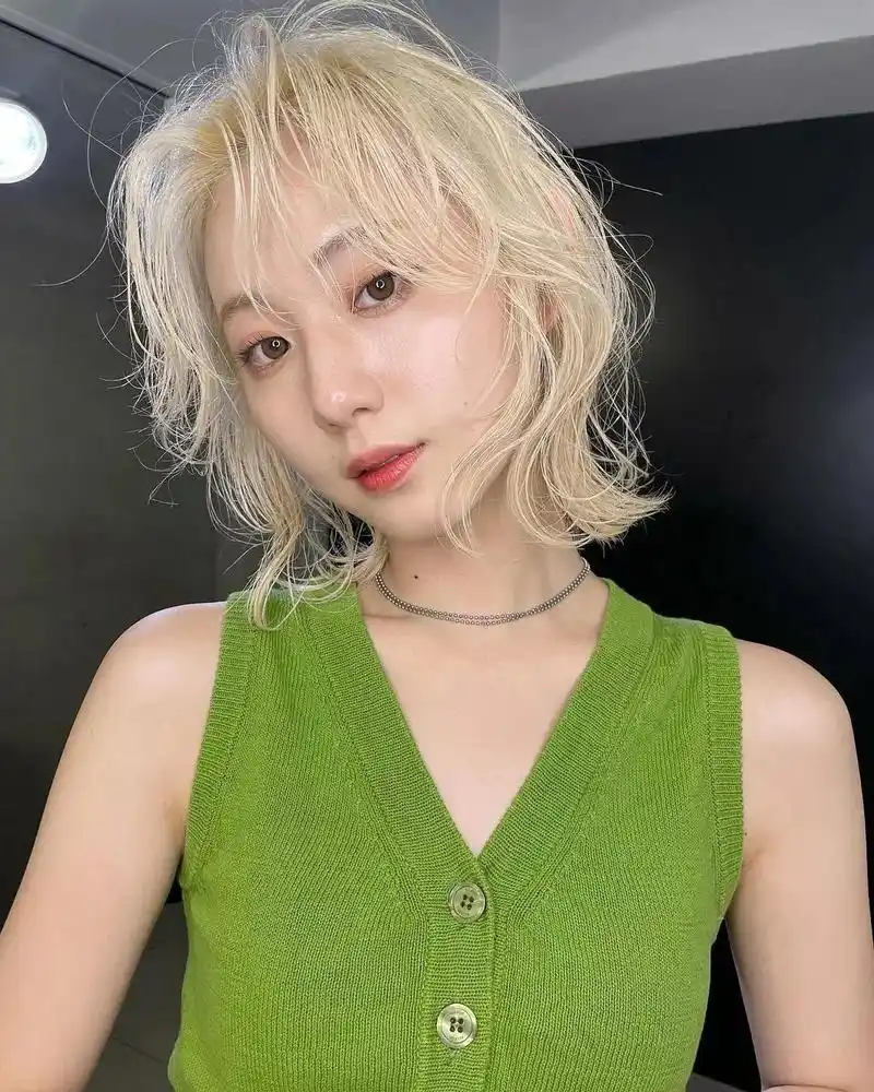 短发发色.#夏季显白发色 做颜色总是担心掉色吗?还是担心不够 - 抖音