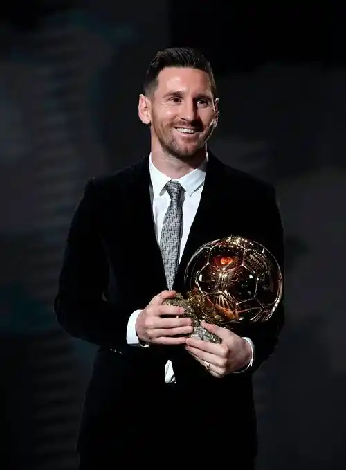 金球奖投票截止不到一天!梅西是最大热门,基本锁定今年金球奖!