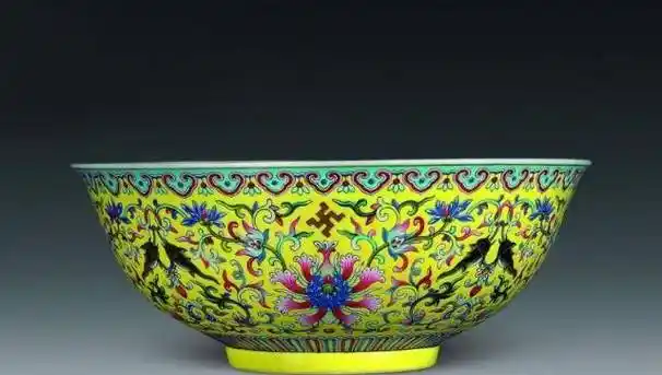 男子花20万买古董给岳父祝寿,却被家人疑买假货,专家:家里有钱_瓷碗