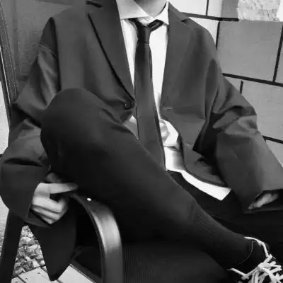 黑白头像男真人成熟图片