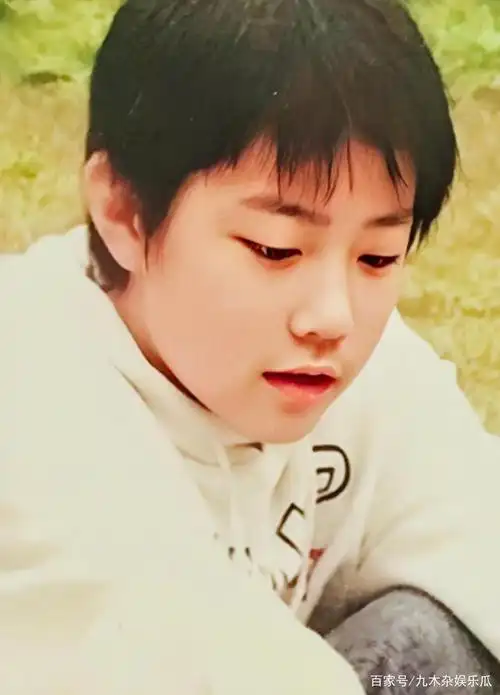 在娱乐圈有份童真很重要,他们也是普通人,也有童真的一面,童心未泯的