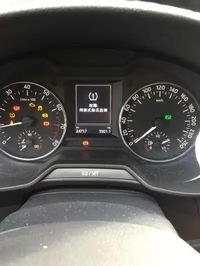 早上发动显示故障,间接式胎压监测