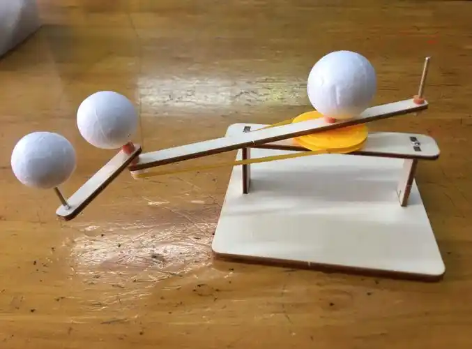 stem课程——地月日三球仪