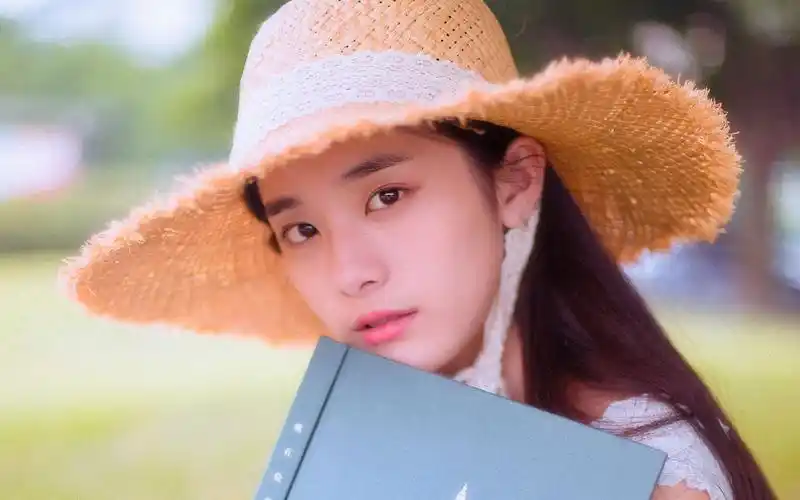 性感吊带女孩户外写真图片桌面壁纸高清大图预览1920x1200_美女壁纸下