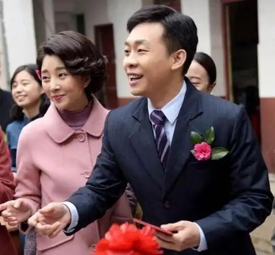 演员张译:娶旺夫的钱琳琳,结婚17年宠妻如宝