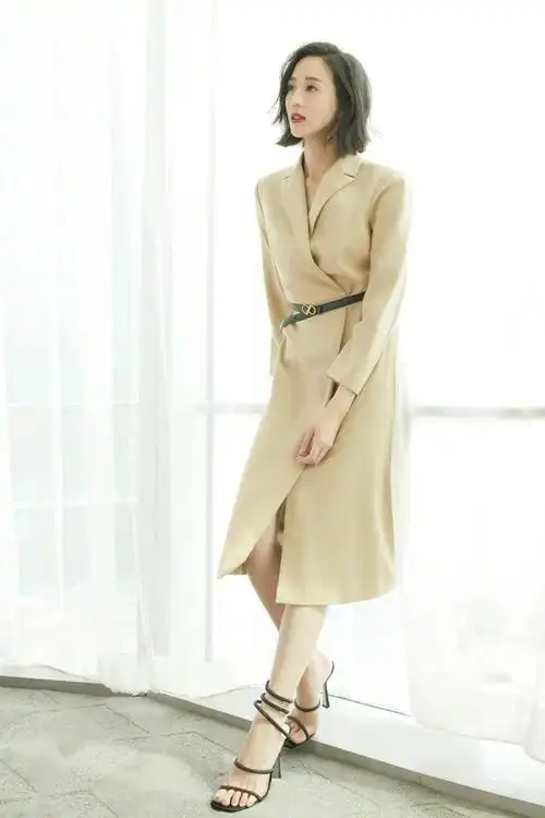 张钧甯身高168cm,体重47kg,属于标准的身材比例.