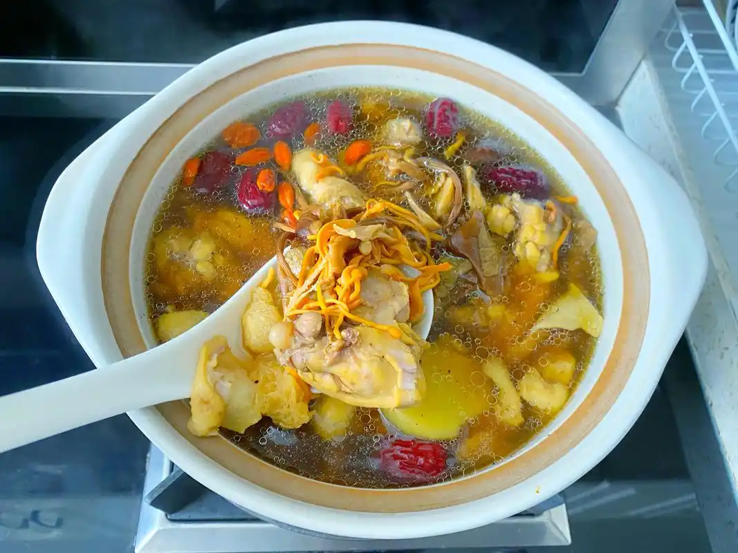 大寒时节分享一款滋补汤,做法简单又滋补,炖一锅全家补