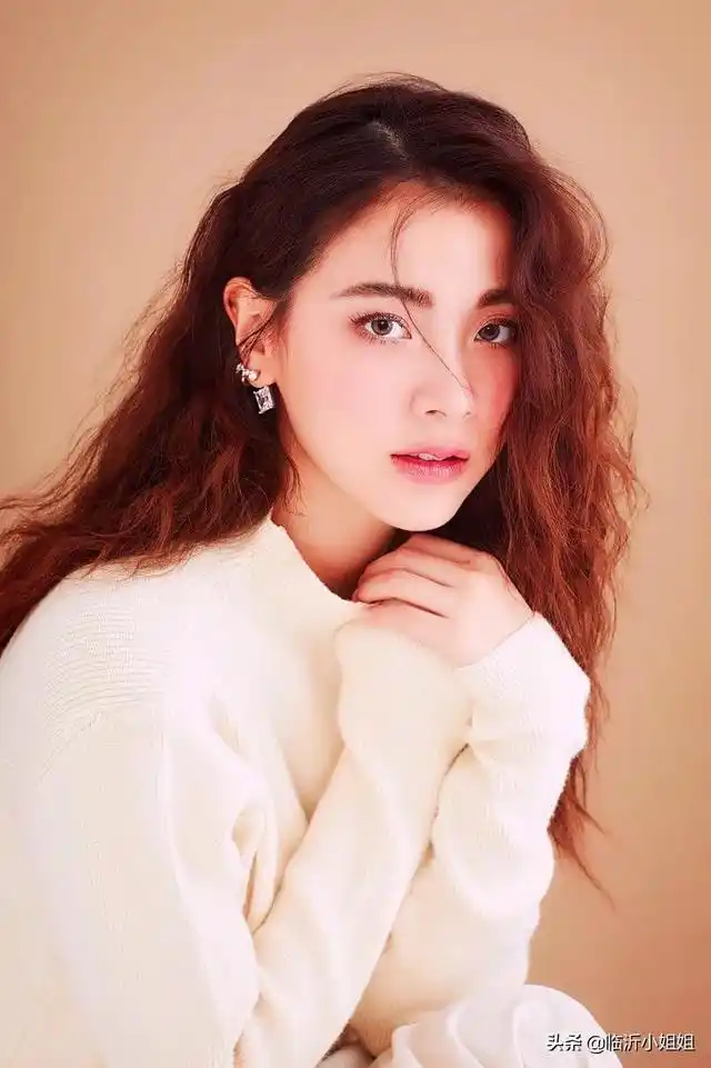 吕爱惠,泰国最美初恋女神,颜值与气质俱佳的美少女,美爆啦