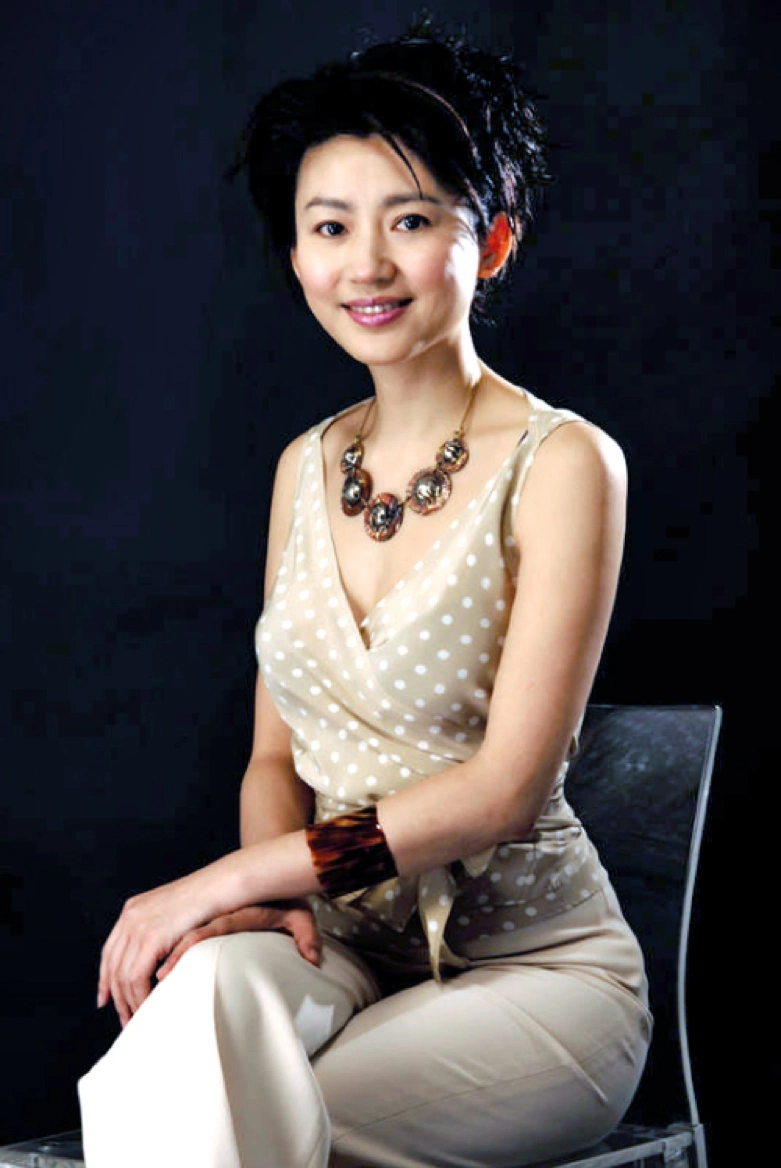 51岁央视主持人王小丫近照曝光,与4个月前差别有些大