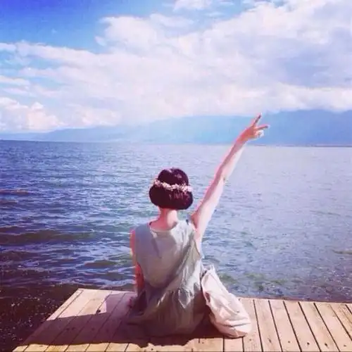 浪味girl の 韩系 短发 背影