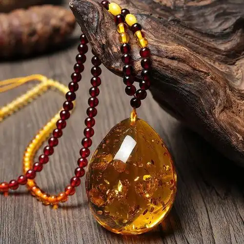 天然花珀吊坠琥珀蜜蜡项链—神秘魔力,保佑爱情永不褪色