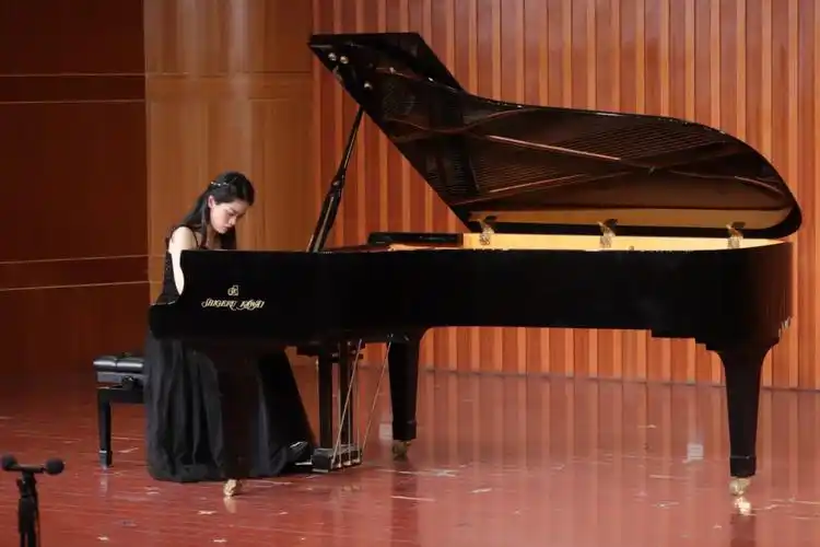 硕士钢琴独奏音乐会