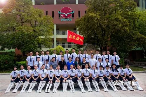 中山市实验小学六(4)班花样毕业照