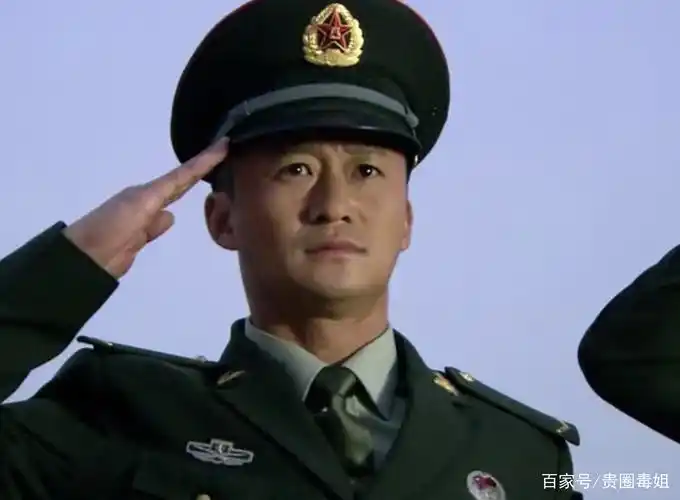 2013年,吴京开始筹备自己导演的第1部电影《战狼》.