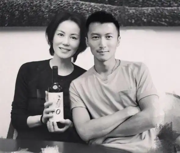 最近,已经很久没有露面的窦唯的一张照片引起网友热议,有网友拍到他和