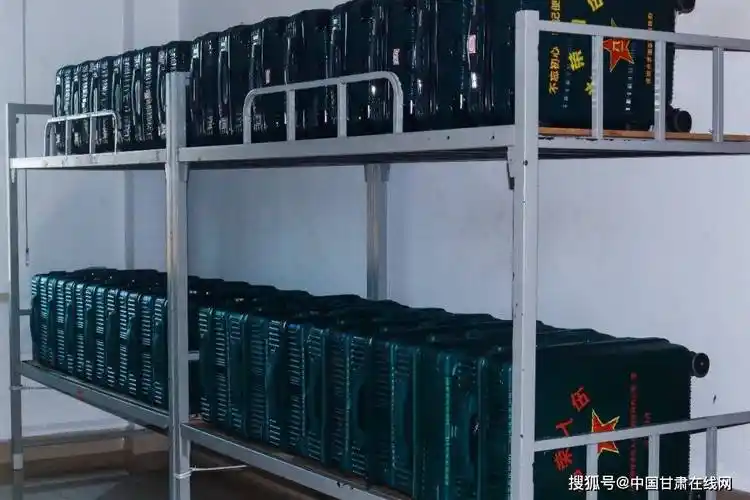 武警甘肃总队新兵团:橄榄新枝|内务卫生"变形记"_军人_宿舍_整理