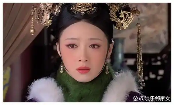 蒋欣,这位八零后女演员因在电视剧《甄嬛传》中出色地扮演华妃而备受