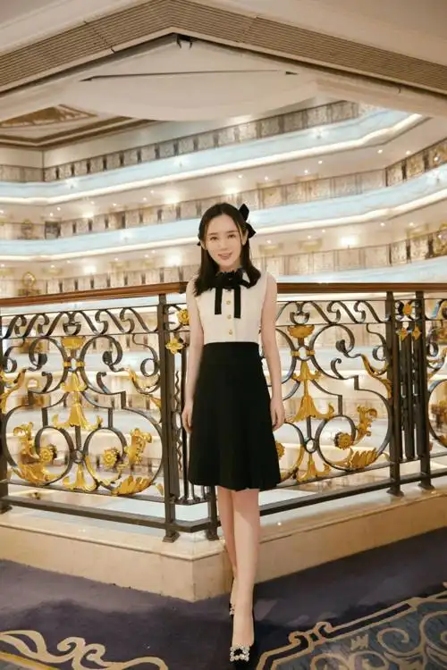 魏新雨贵族优雅写真曝光,身材曲线让人羡慕,美丽犹如画中人