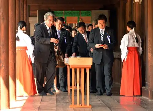 日本168名国会议员参拜靖国神社
