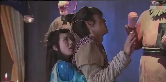 龙葵逼迫景天看自己这个部位有谁注意到景天的反应害羞