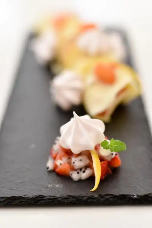 主页 校园新闻 行业新闻       甜点如何摆盘才能更吸引人?