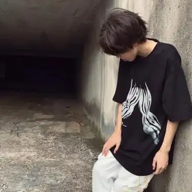 ins风高冷个性帅气的侧脸男生头像图片