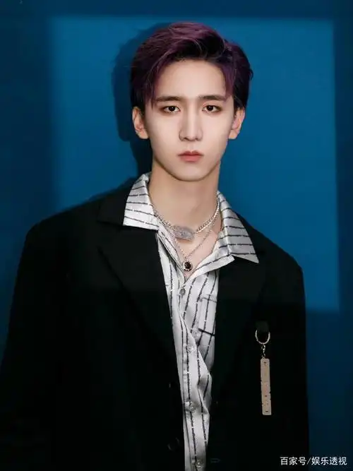 (首发)在刚刚过去的2020年中,男团r1se成员可谓频繁塌房,如周震南