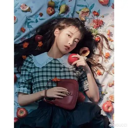 恭喜iu成为gucci品牌代言人,推封ellemen