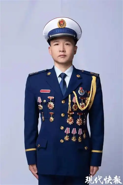 南京一消防员战功卓著20年参与火灾救援5000余次