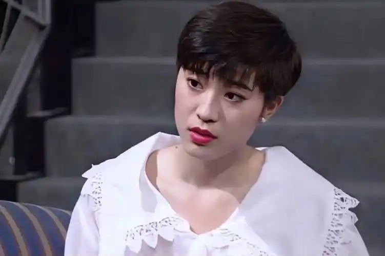 港圈公认的10位短发美女,有人颜值比男生都要帅,网红脸拿什么比