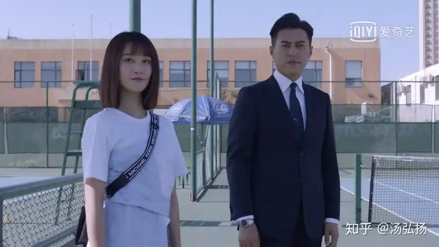 10,因为导演有钱可以请这些明星精英律师以案件推进剧情,剧中也将出现