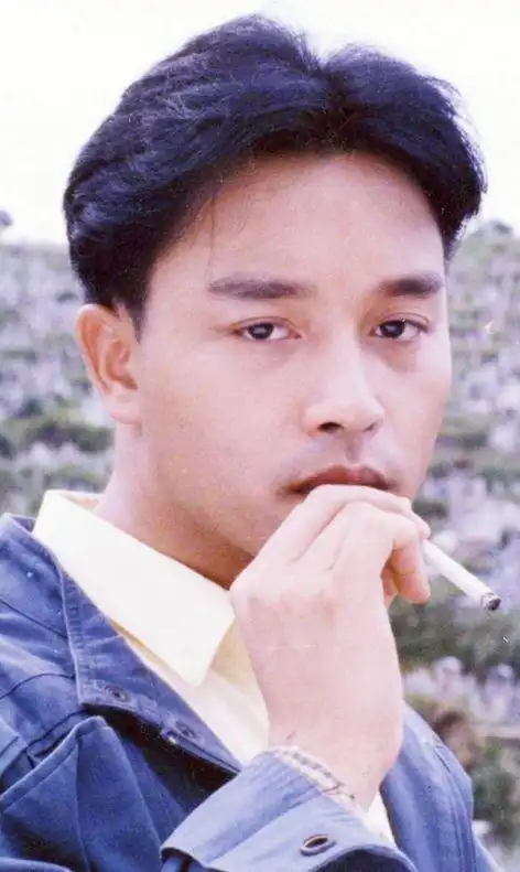 张国荣抽烟图片合集前两张成忧郁王子最后一张成为经典