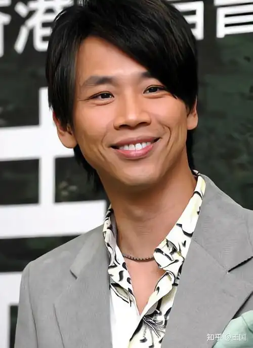 改了国籍的8位著名明星李连杰张铁林在列