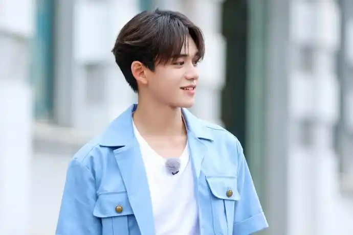 跑男黄旭熙劈腿实锤将粉丝当成后宫出轨多人且不带套