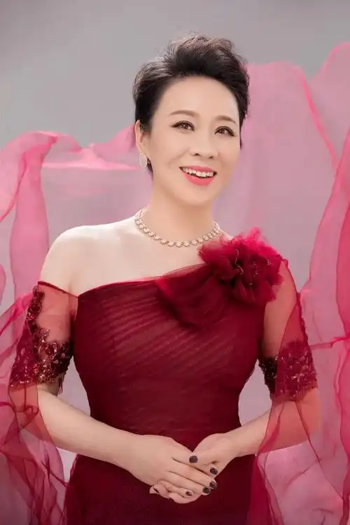 圣洁女神女高音歌唱家张立萍独唱音乐会即将唱响烟台大剧院