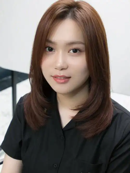 减龄中长发高层次秋冬发型粉棕色