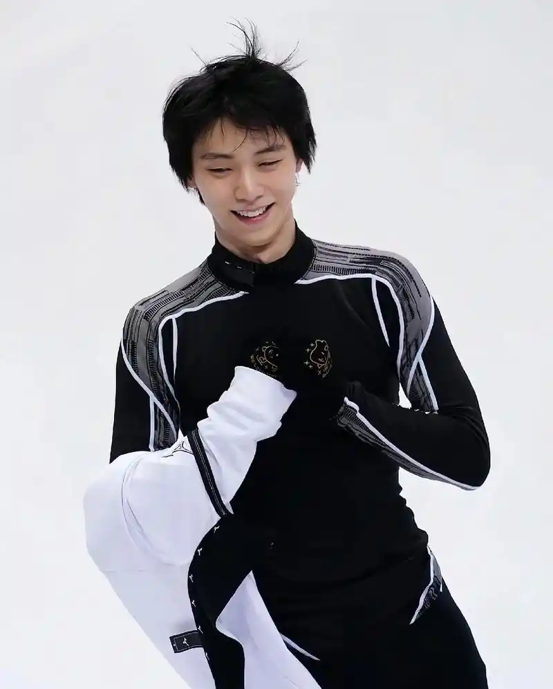 一组黑色训练服的zuzu的图①⑨95#羽生结弦 #goat  - 抖音