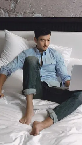 国民老公宁泽涛帅气图片手机壁纸