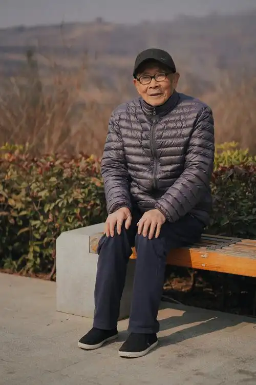 姥爷88岁了,身子骨依旧硬朗.