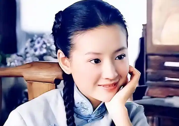 让人又爱又恨的董洁结束4年婚姻的她如今怎么样了