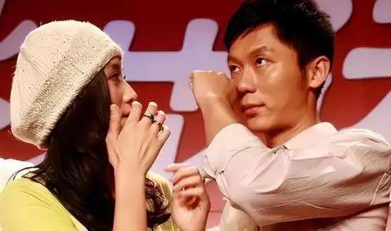 李小璐与李晨纠缠四年和韩庚不明不白嘻哈歌手仅是冰山一角