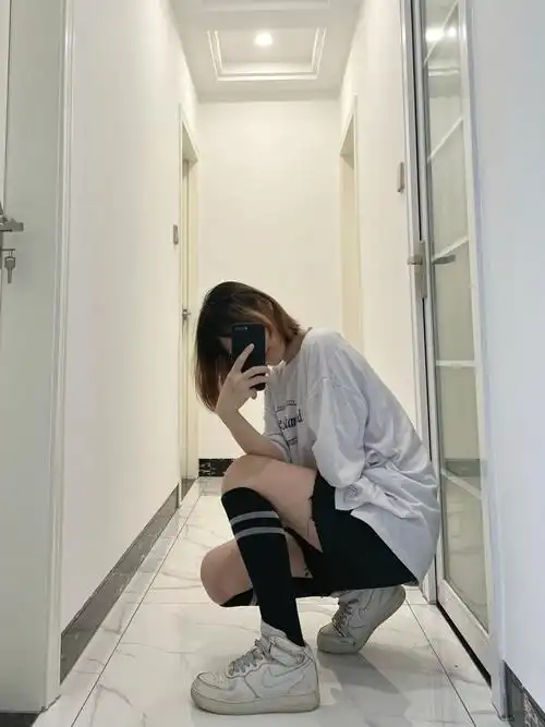 适合骑行女孩的弹力运动袜